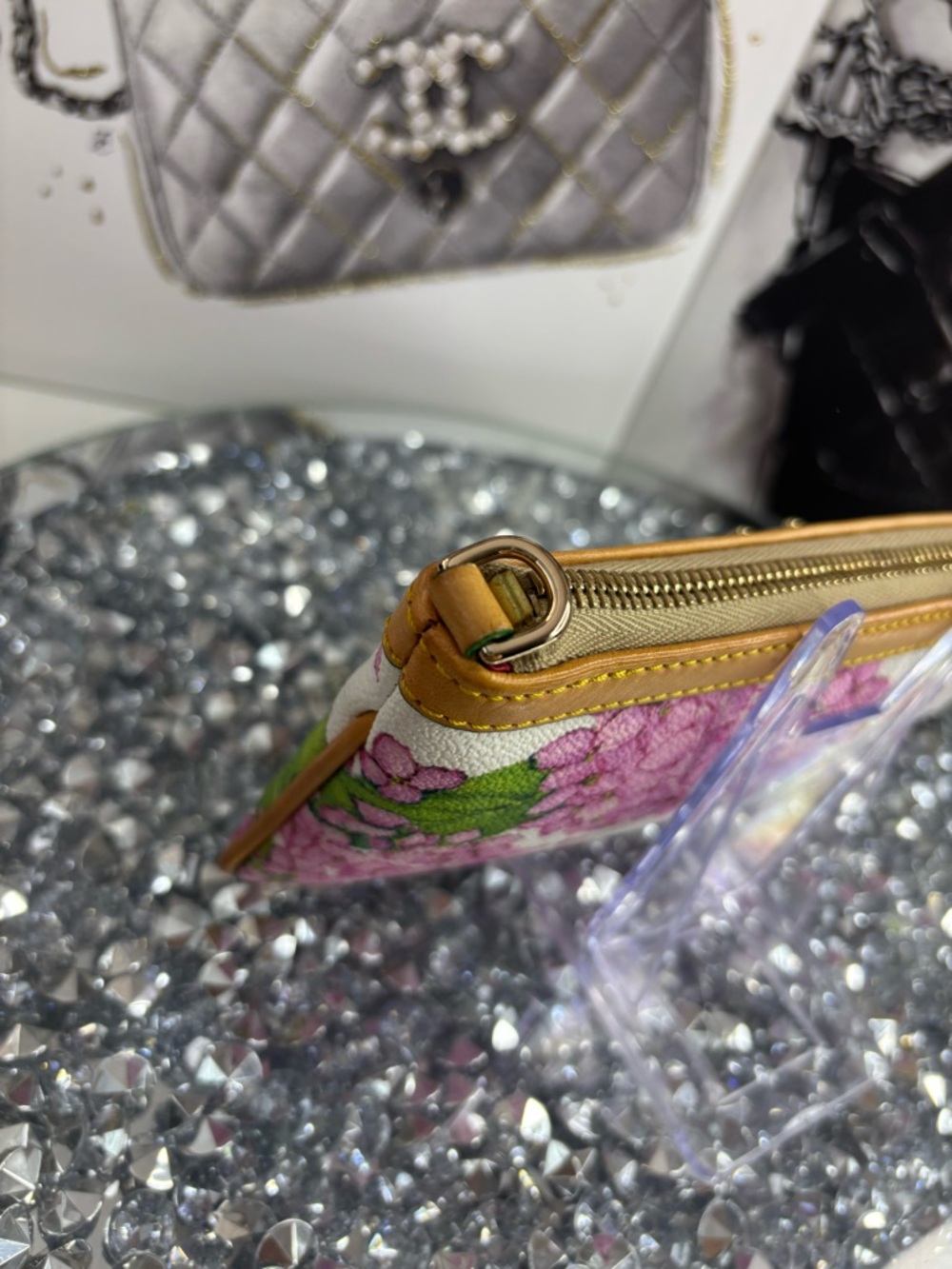 Dooney & Bourke Hydrangea Monogram Medium Wristlet EUC - Picture 13 of 15